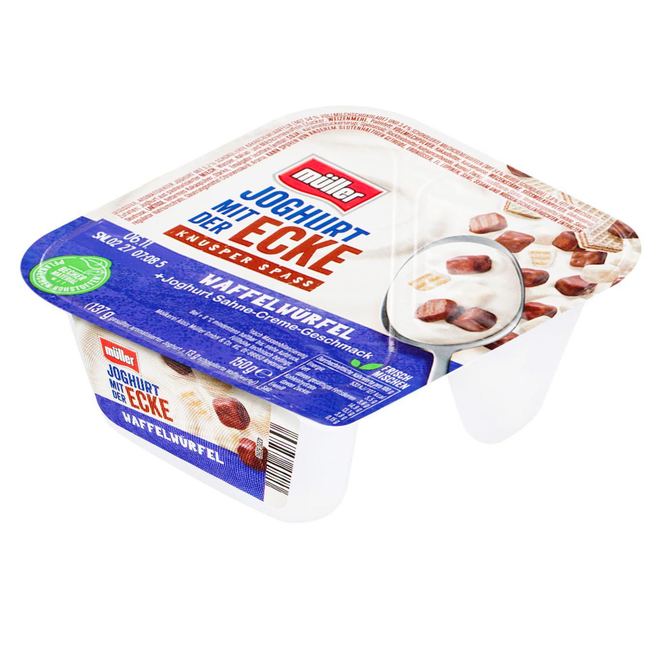 Müller yogurt with pieces of wafers glazed with chocolate 3.8% 150g
