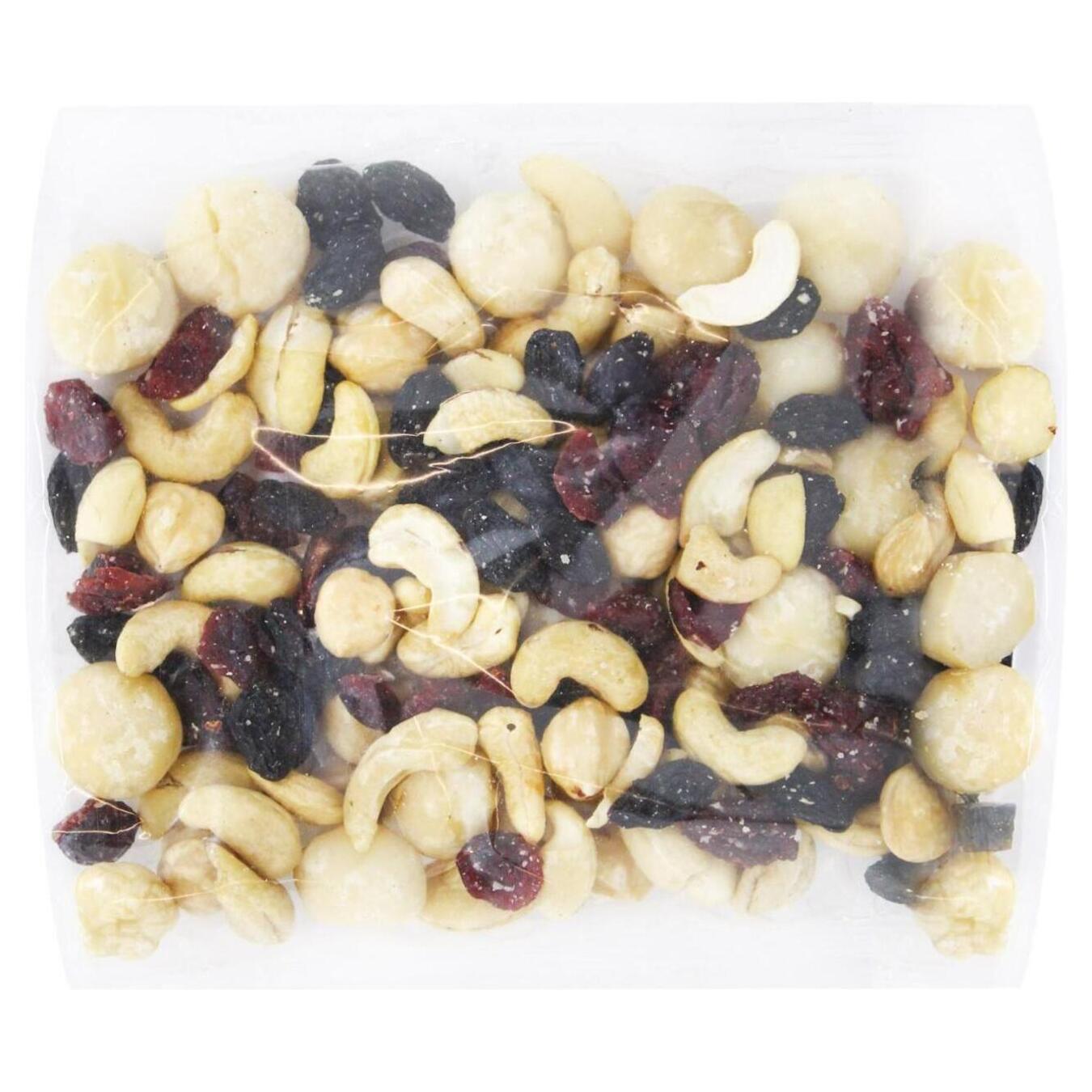 Assorted nut-fruit mix immune weight