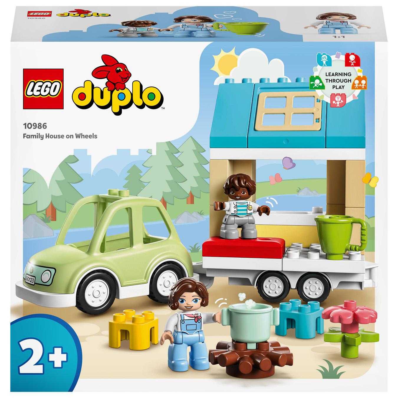 Constructor LEGO Family house on wheels